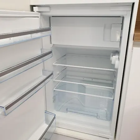 Private Apartment, Aircondition, Hd Tv Pl & De, Wifi, Garage, Fully Equipped, Near