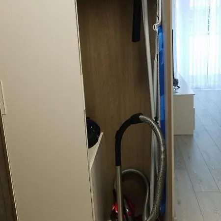 Private Apartment, Aircondition, Hd Tv Pl & De, Wifi, Garage, Fully Equipped, Near Apartman *