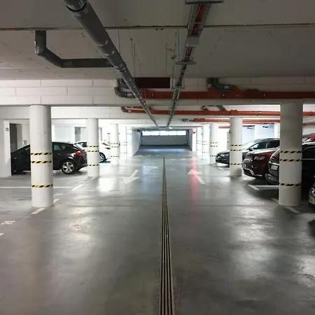 Private Apartment, Aircondition, Hd Tv Pl & De, Wifi, Garage, Fully Equipped, Near Apartamento