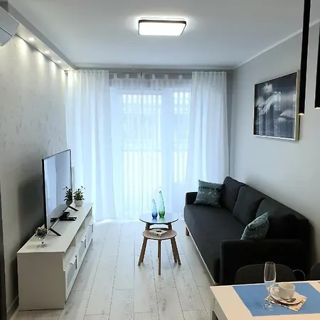 Apartman Private Apartment, Aircondition, Hd Tv Pl & De, Wifi, Garage, Fully Equipped, Near Kołobrzeg