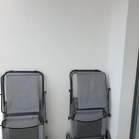 Apartman Private Apartment, Aircondition, Hd Tv Pl & De, Wifi, Garage, Fully Equipped, Near Kołobrzeg