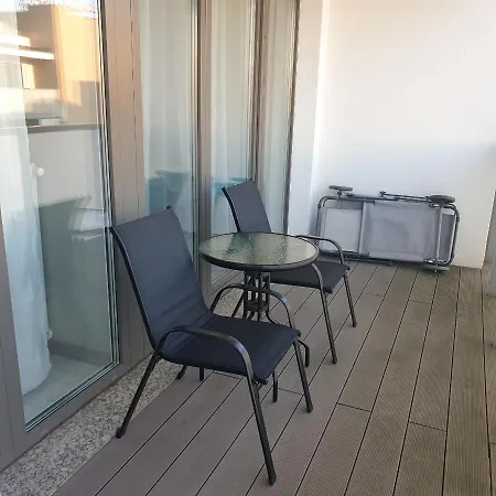 Apartamento Private Apartment, Aircondition, Hd Tv Pl & De, Wifi, Garage, Fully Equipped, Near